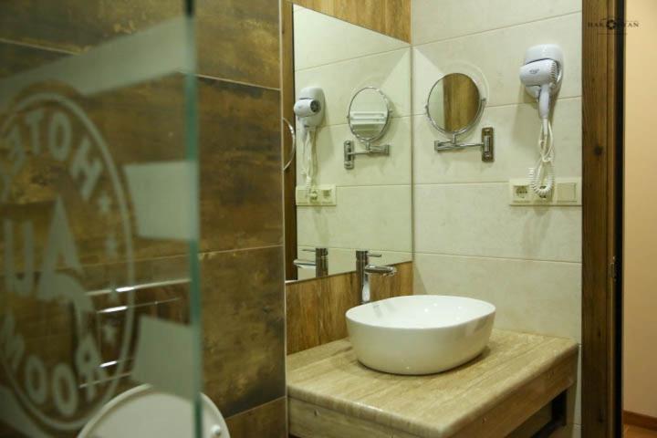 Отель Auroom Ванадзор エクステリア 写真